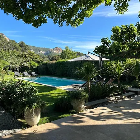 Maison De A * Cassis